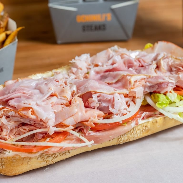 Delicious Italian Fare: Pizza, Pasta, and More